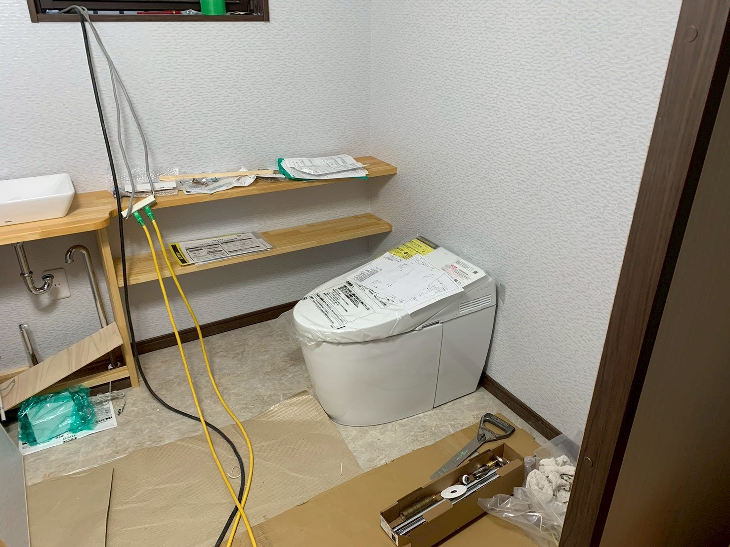 トイレ交換と使いやすさを考えた造作工事