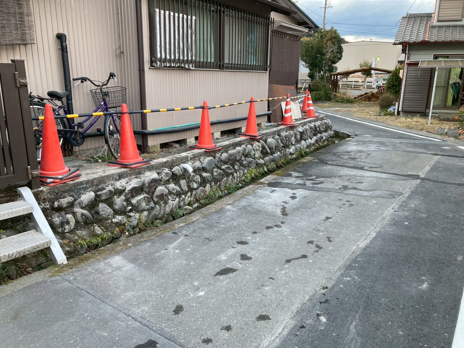 ブロック塀の撤去とフェンス設置工事（施工前）
